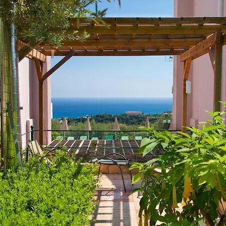 Lucia Simona アパート