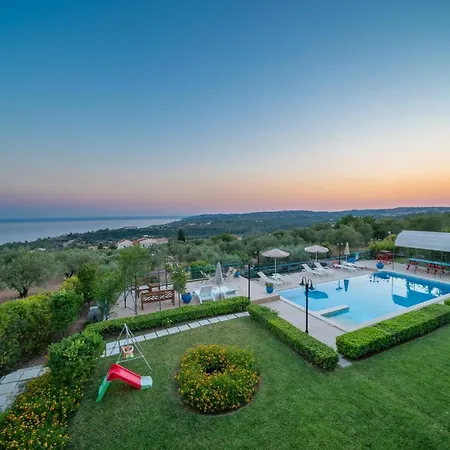 Lucia Simona アパート